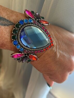 Multicolor Teardrop Crystal Statement Bracelet - Women Jewelry STUNNING